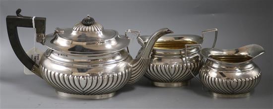 A matched three-piece silver tea service, approx 37.65oz in total